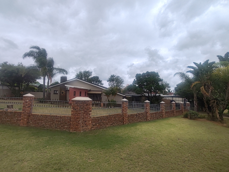4 Bedroom Property for Sale in Vanes Estate Eastern Cape